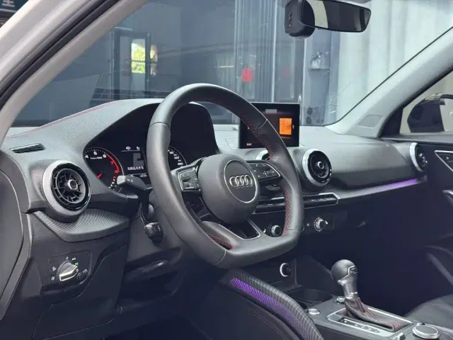 Audi Q2L — Фото автомобиля 5