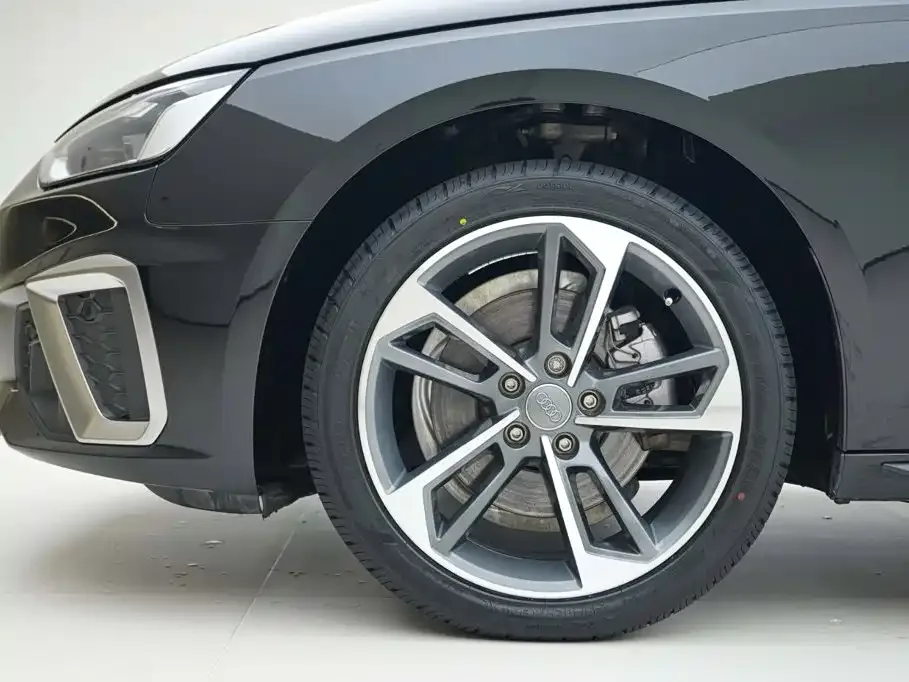 Audi Audi A4L 2022 40 TFSI Fashion Dynamic — Фото автомобиля 14