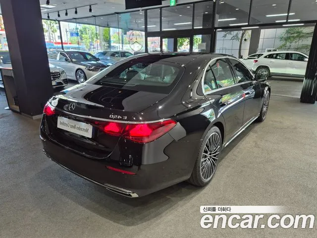 Mercedes-Benz E-Class — Фото автомобиля 2