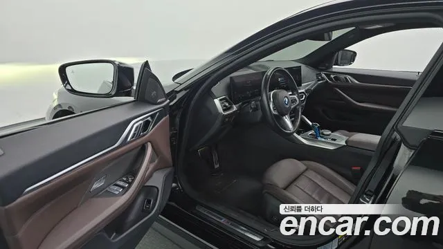 BMW i4 — Фото автомобиля 15