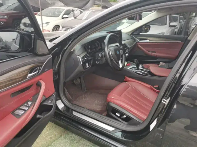 BMW 5 Series — Фото автомобиля 15