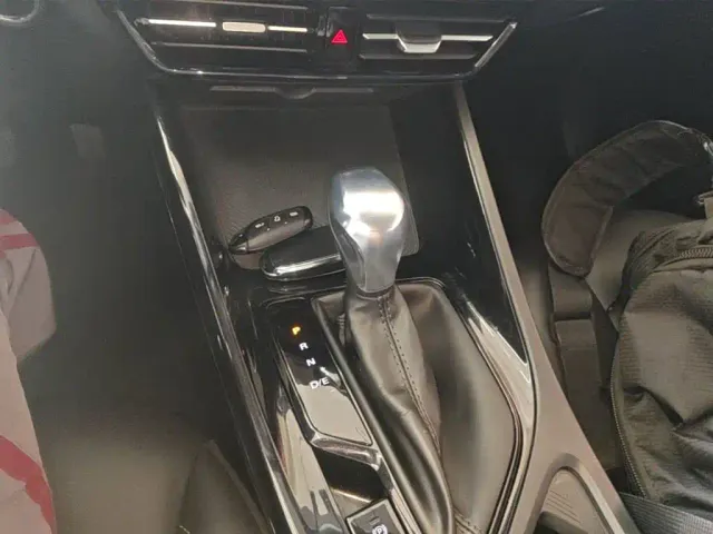 Roewe i5 — Фото автомобиля 13
