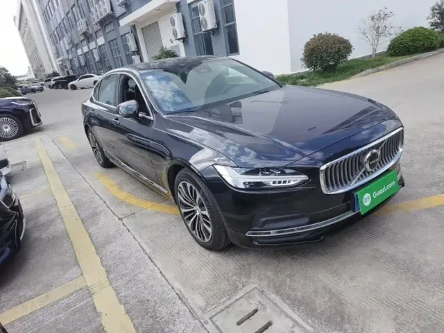 Volvo S90 — Фото автомобиля 3