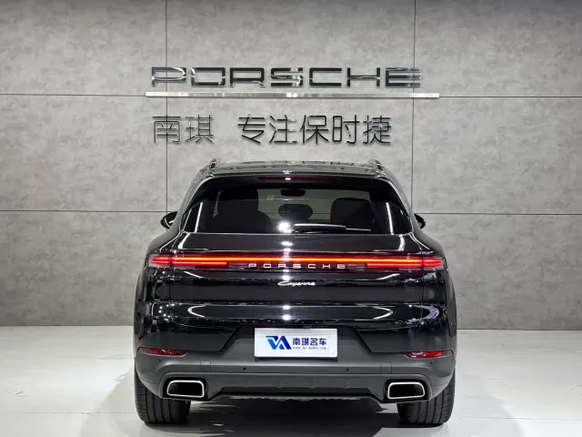 Porsche Cayenne — Фото автомобиля 7