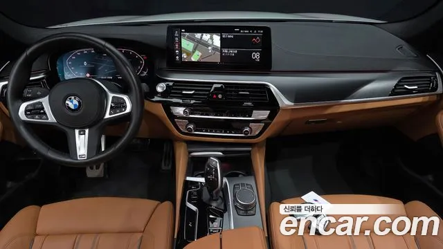 BMW 5 Series G30 — Фото автомобиля 10