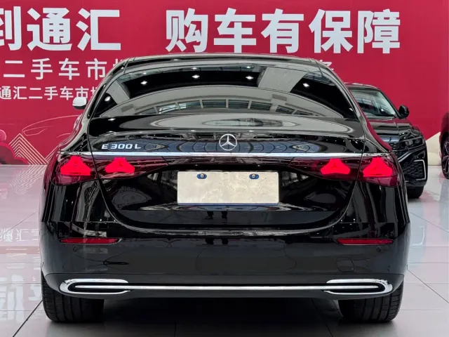 Mercedes-Benz E-Class — Фото автомобиля 20