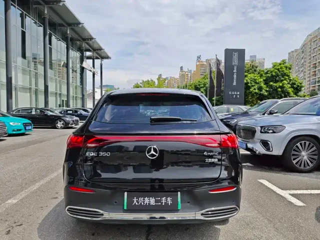 Mercedes-Benz EQE SUV — Фото автомобиля 6