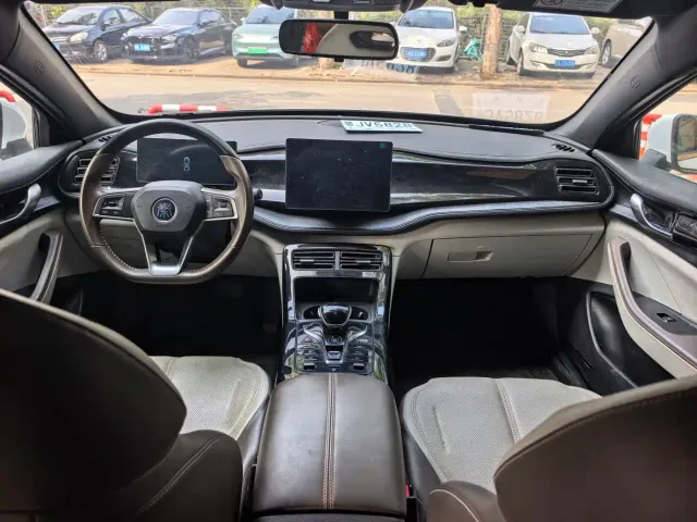 BYD Qin PLUS — Фото автомобиля 8
