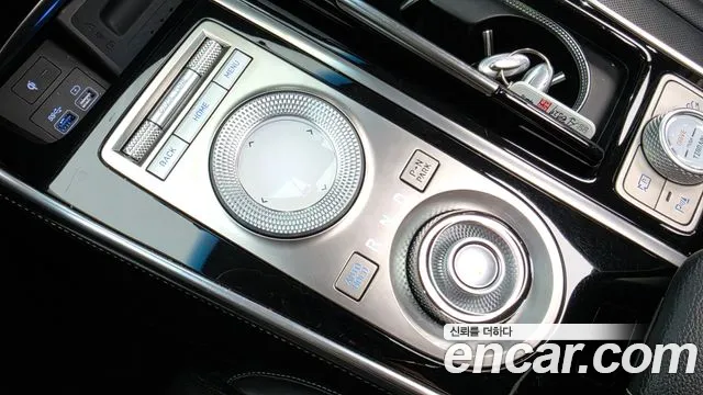Genesis GV80 — Фото автомобиля 12