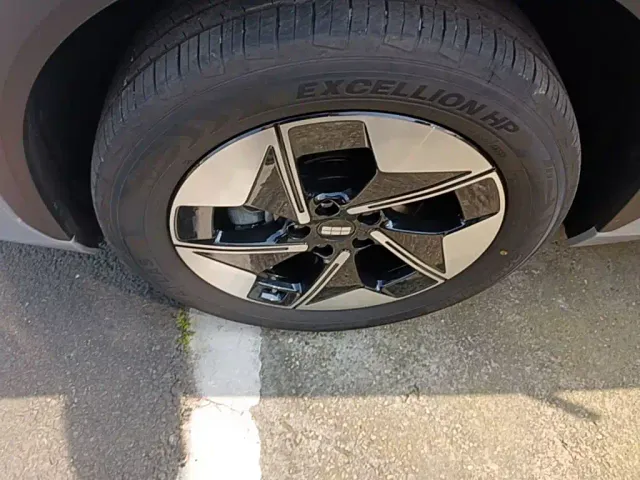 Geely Galaxy E5 — Фото автомобиля 22