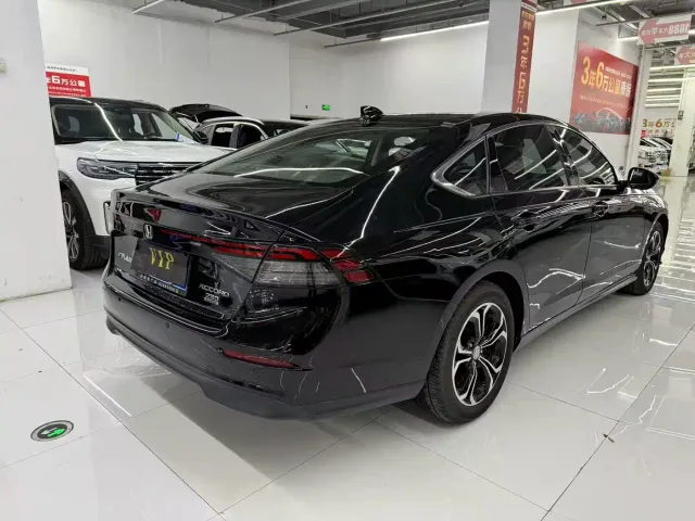 Honda Accord — Фото автомобиля 5
