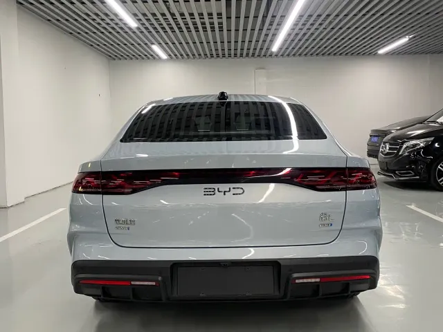BYD Qin L — Фото автомобиля 15