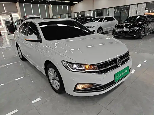 Volkswagen Bora — Фото автомобиля 3
