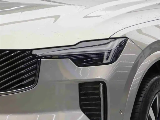 Volvo XC90 — Фото автомобиля 3