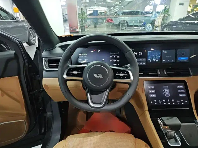 Li Auto ONE — Фото автомобиля 10