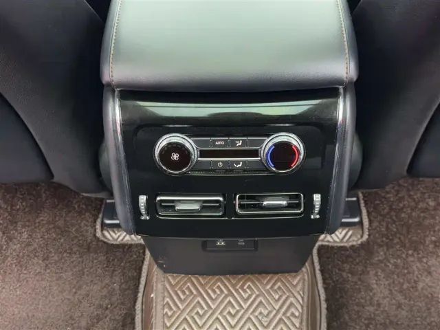 Lincoln Aviator — Фото автомобиля 14