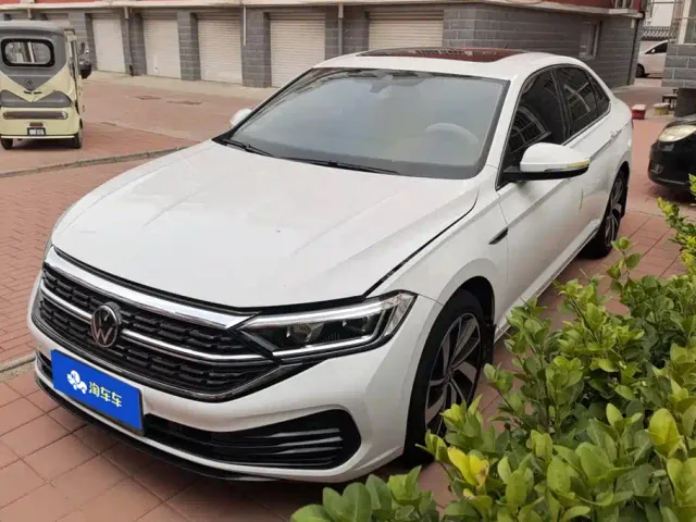 Фотография автомобиля — Volkswagen Sagitar