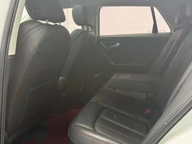 Audi Q2L — Фото автомобиля 18