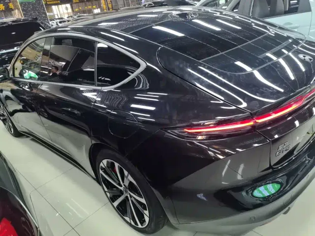 Nio ET5 — Фото автомобиля 4