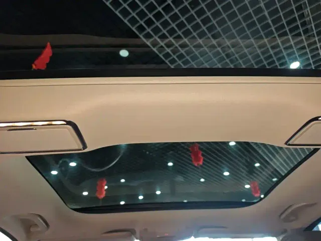 Mercedes-Benz E-Class — Фото автомобиля 17