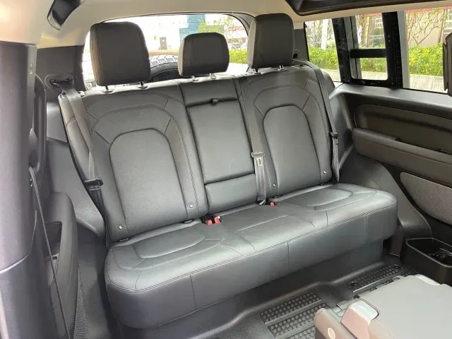 Land Rover Defender — Фото автомобиля 19