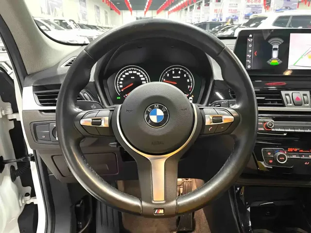 BMW X1 — Фото автомобиля 4