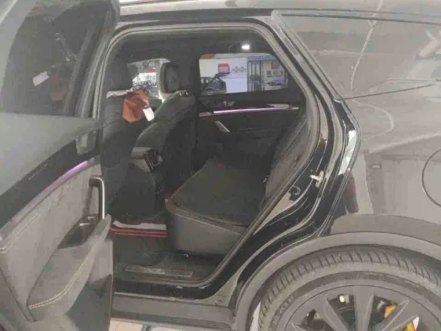 BYD Tang — Фото автомобиля 9
