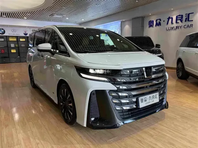 Фотография автомобиля — Toyota Vellfire