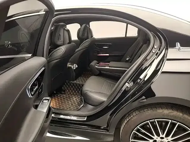 Mercedes-Benz C-Class — Фото автомобиля 13