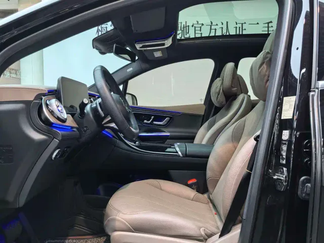 Mercedes-Benz EQE SUV — Фото автомобиля 9