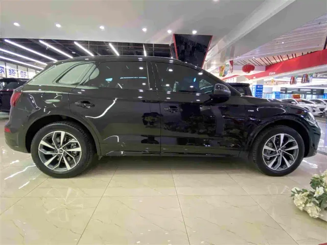 Audi Q5L — Фото автомобиля 15