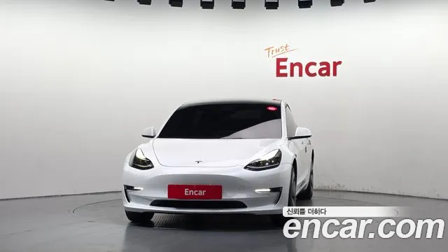 Tesla Model 3 — Фото автомобиля 3