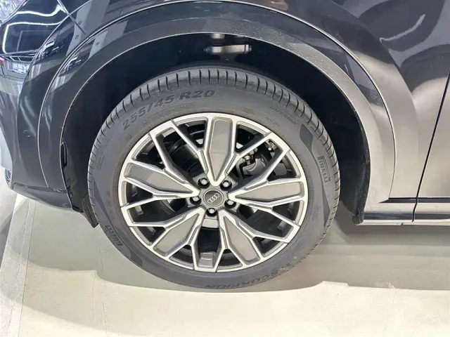 Audi Q5L — Фото автомобиля 8
