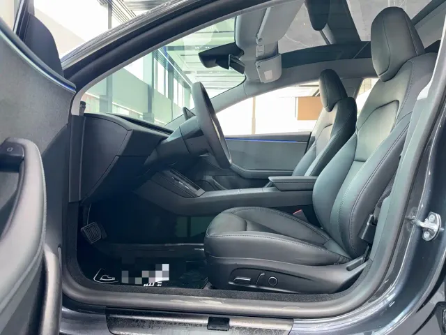 Tesla Model 3 — Фото автомобиля 4