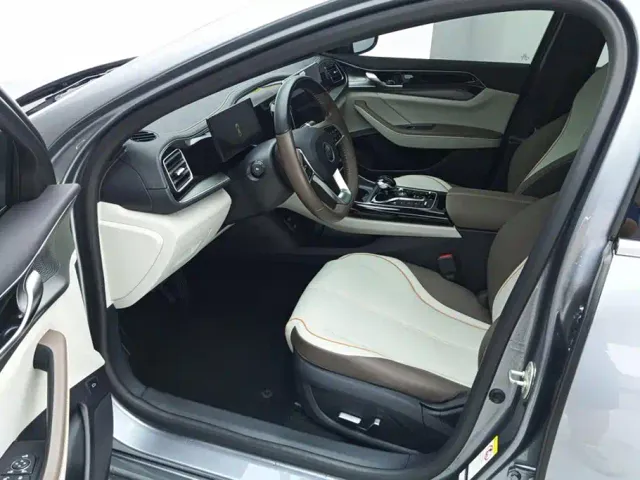 BYD Qin PLUS — Фото автомобиля 9