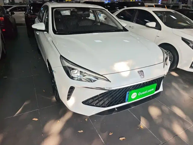 Roewe i5 — Фото автомобиля 3