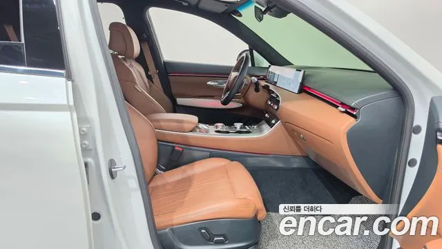 Genesis GV70 — Фото автомобиля 16