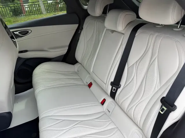 BYD Seal 06 GT — Фото автомобиля 11