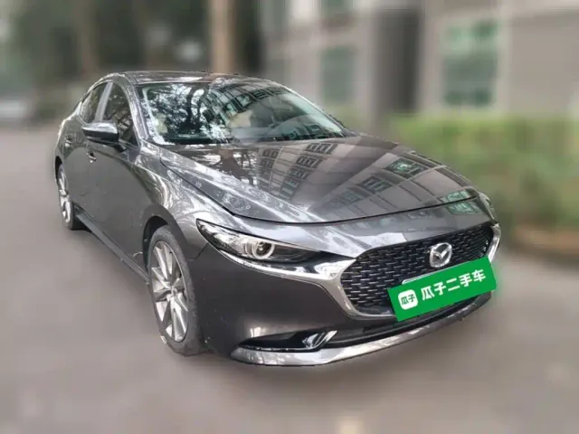 Mazda Axela — Фото автомобиля 3