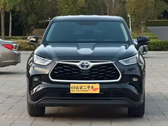 Toyota Highlander — Фото автомобиля 2