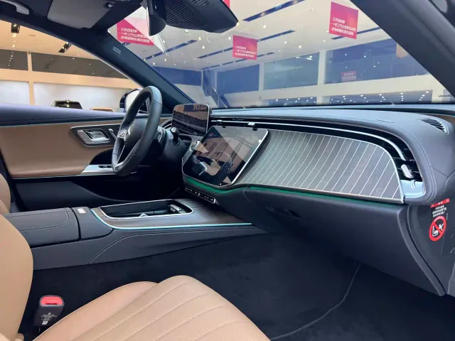 Mercedes-Benz E-Class — Фото автомобиля 9
