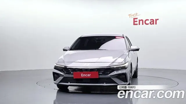 Hyundai Avante CN7 — Фото автомобиля 2