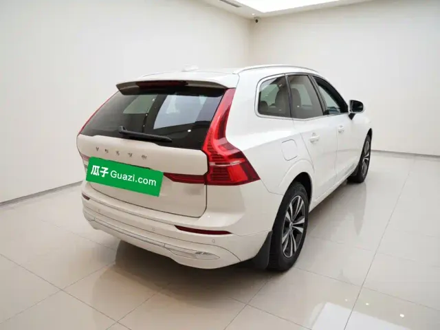 Volvo XC60 — Фото автомобиля 6