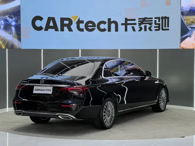 Mercedes-Benz E-Class — Фото автомобиля 13