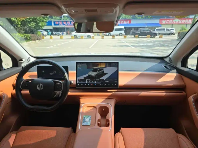 Leapmotor C10 — Фото автомобиля 10