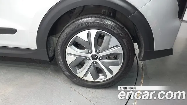 Kia Niro — Фото автомобиля 6