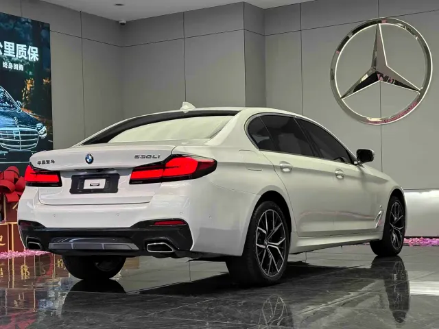 BMW 5 Series — Фото автомобиля 7