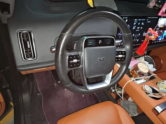 Li Auto L9 — Фото автомобиля 2