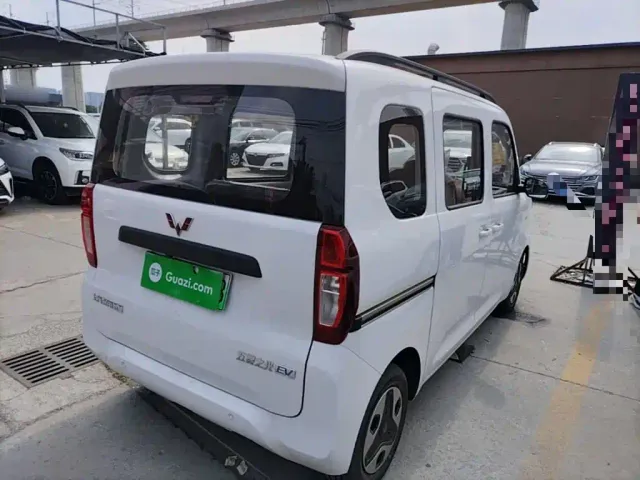 Wuling Zhiguang NEV — Фото автомобиля 6