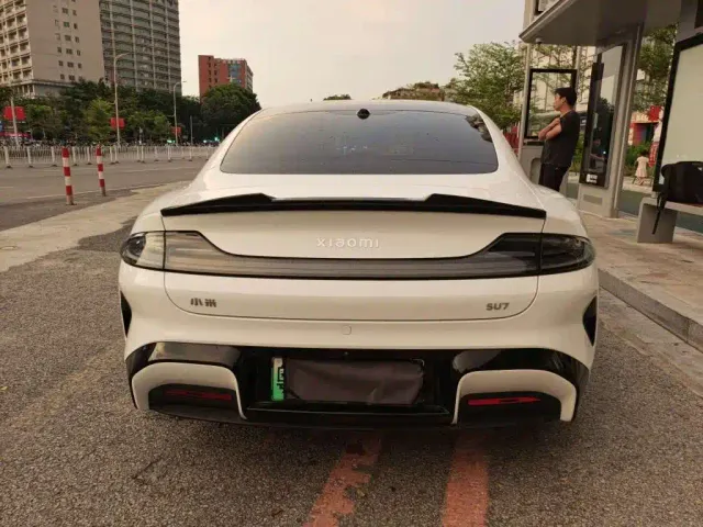 Xiaomi SU7 — Фото автомобиля 7